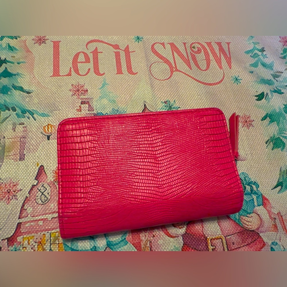 Brand new pretty hot pink wallet 🩷